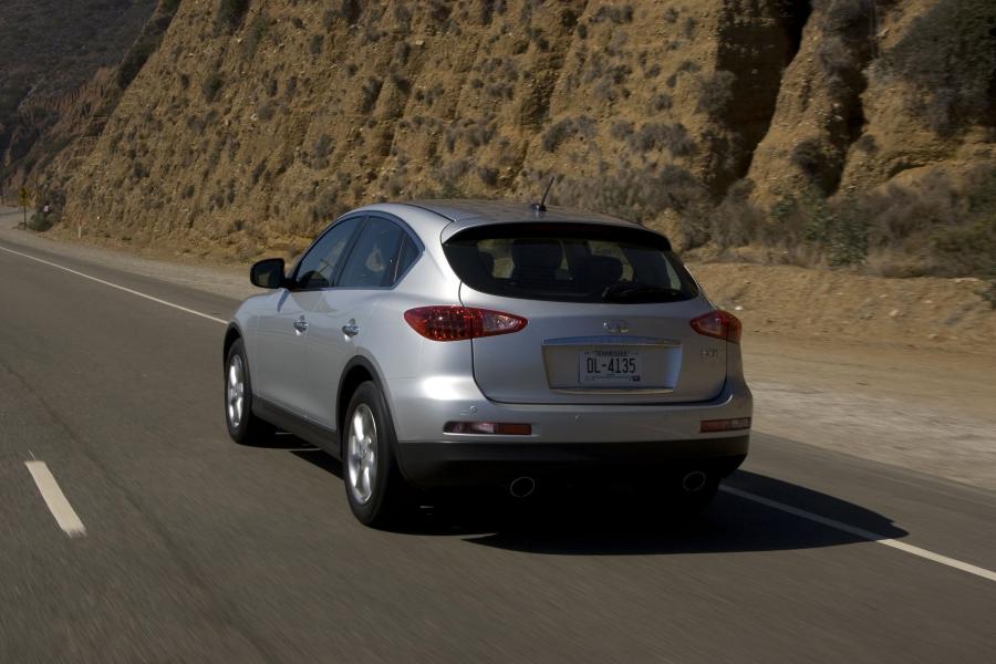  Infiniti EX35 2011 года  (фото 26 из 39)
